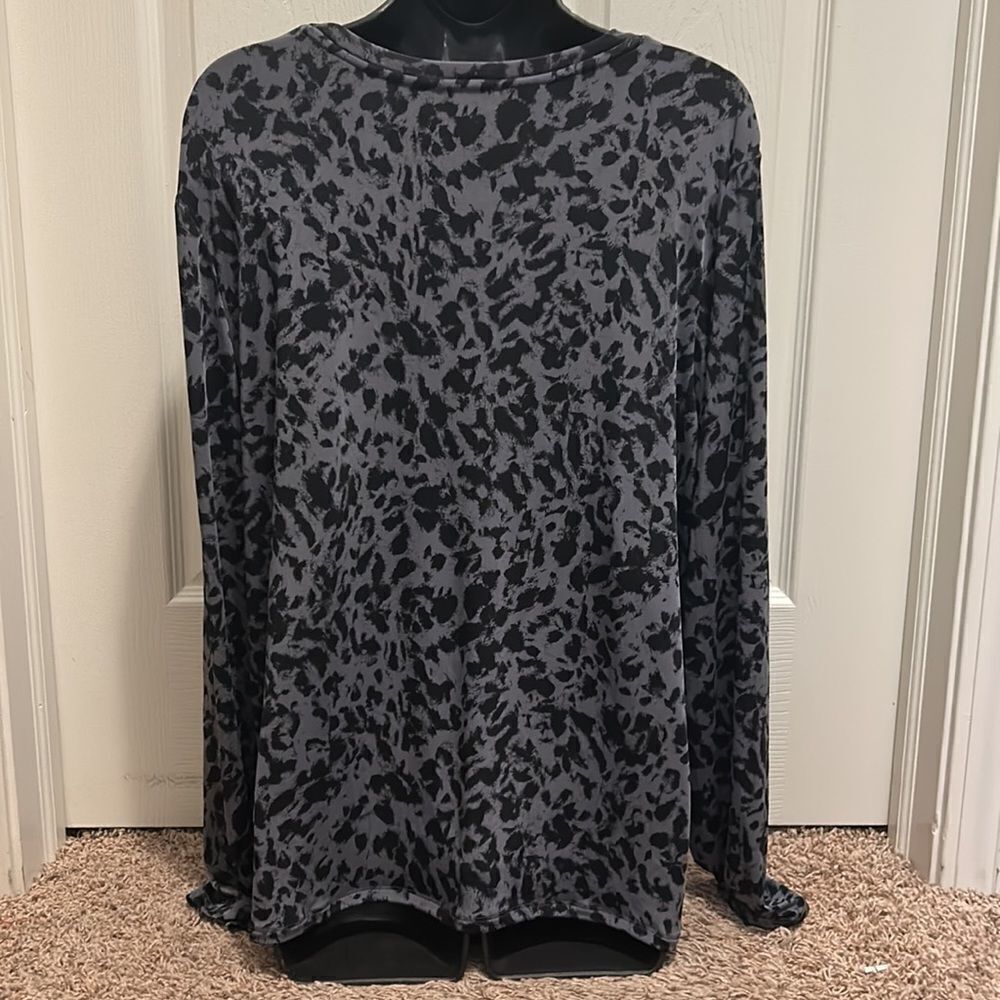 Animal Print Express Top - Picture 2 of 3
